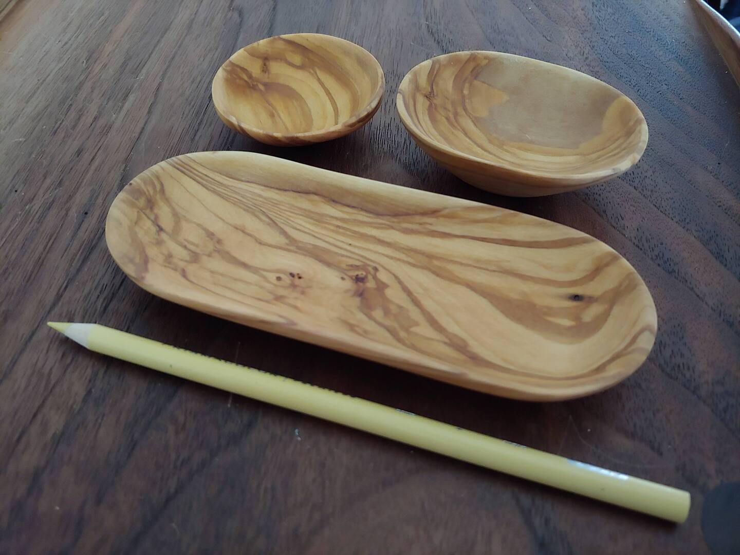 Figure 5. Small olive wood bowls.